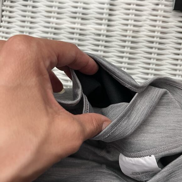 Nike Heather gray capri leggings, mid-rise, hidden small pockets, Soft, size L - Picture 6 of 8